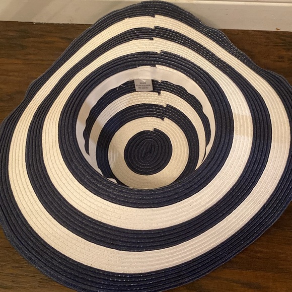 NWOT Big Girls Striped Floppy Sun Hat - Picture 3 of 3